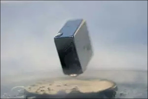 640